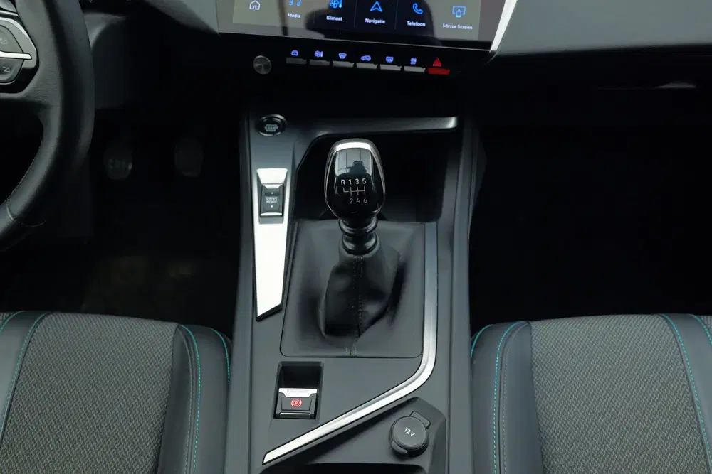 Peugeot 308 1.2 PureTech Allure Pack Business uit 2022, foto 13