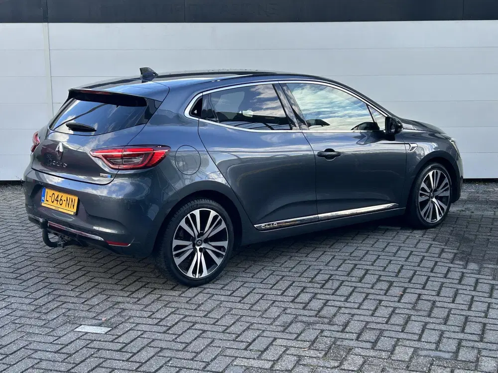 Renault Clio 1.6 E-Tech Hybrid 140 Initiale Paris uit 2021, foto 2