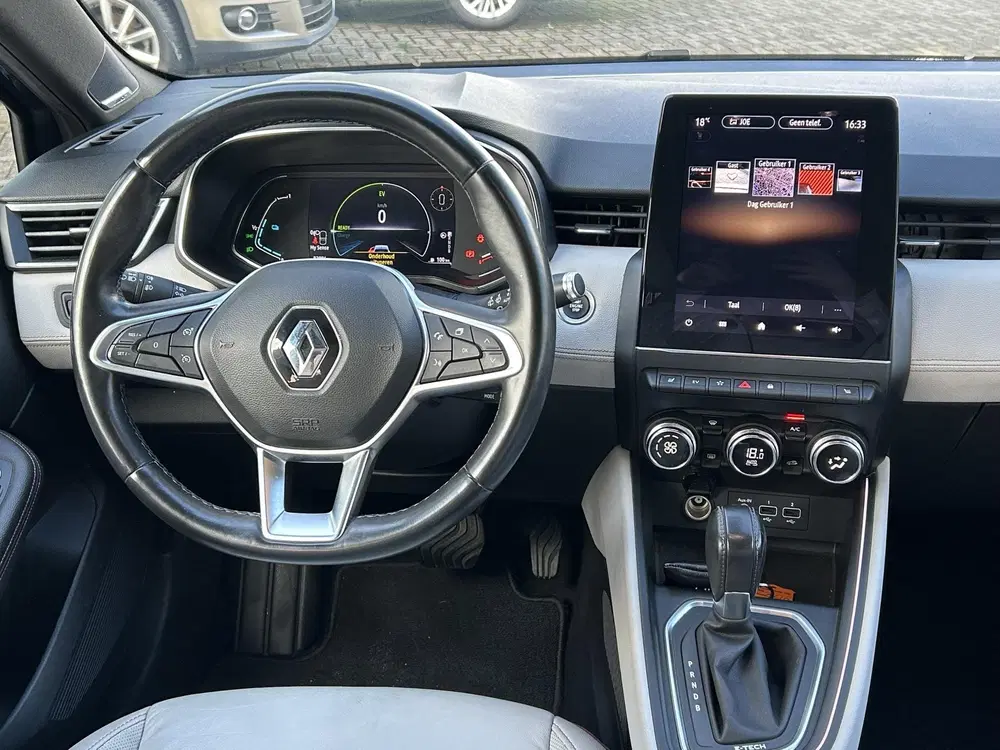 Renault Clio 1.6 E-Tech Hybrid 140 Initiale Paris uit 2021, foto 3