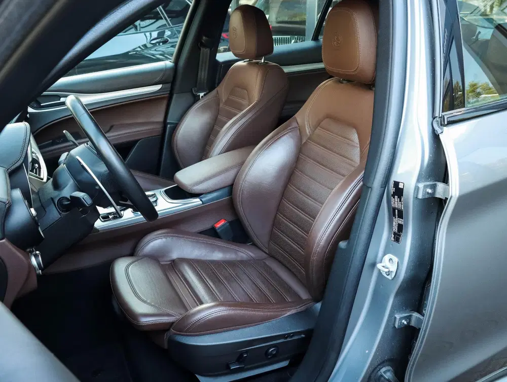 Alfa Romeo Stelvio 2.0 T AWD Veloce 280pk Sportstoelen Trekh uit 2021, foto 4