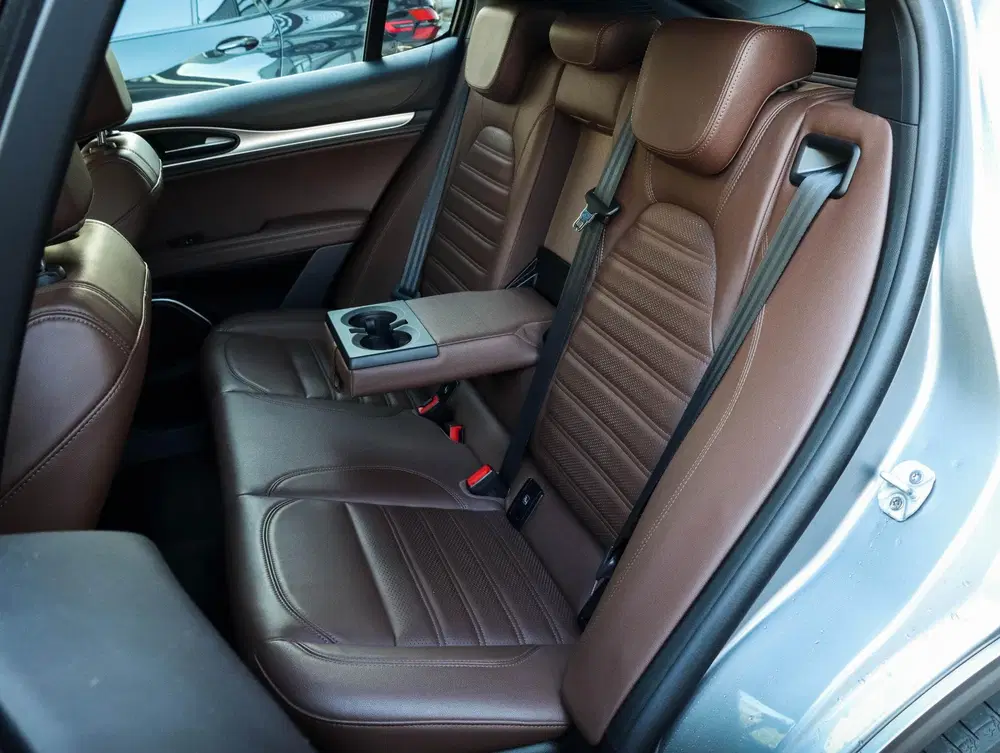 Alfa Romeo Stelvio 2.0 T AWD Veloce 280pk Sportstoelen Trekh uit 2021, foto 7