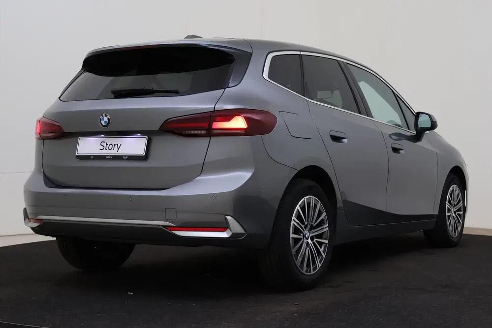 BMW 2-serie Active Tourer 218i Luxury Line Automaat uit 2023, foto 2