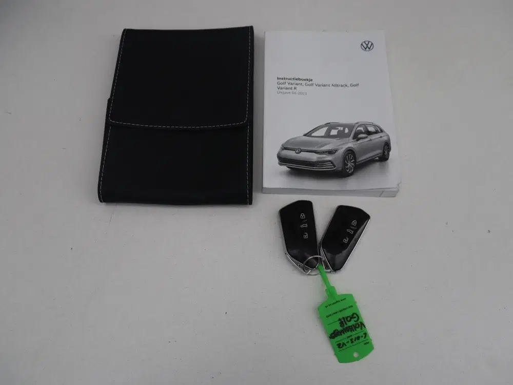 Volkswagen Golf 1.5 eTSI Life Business uit 2021, foto 13