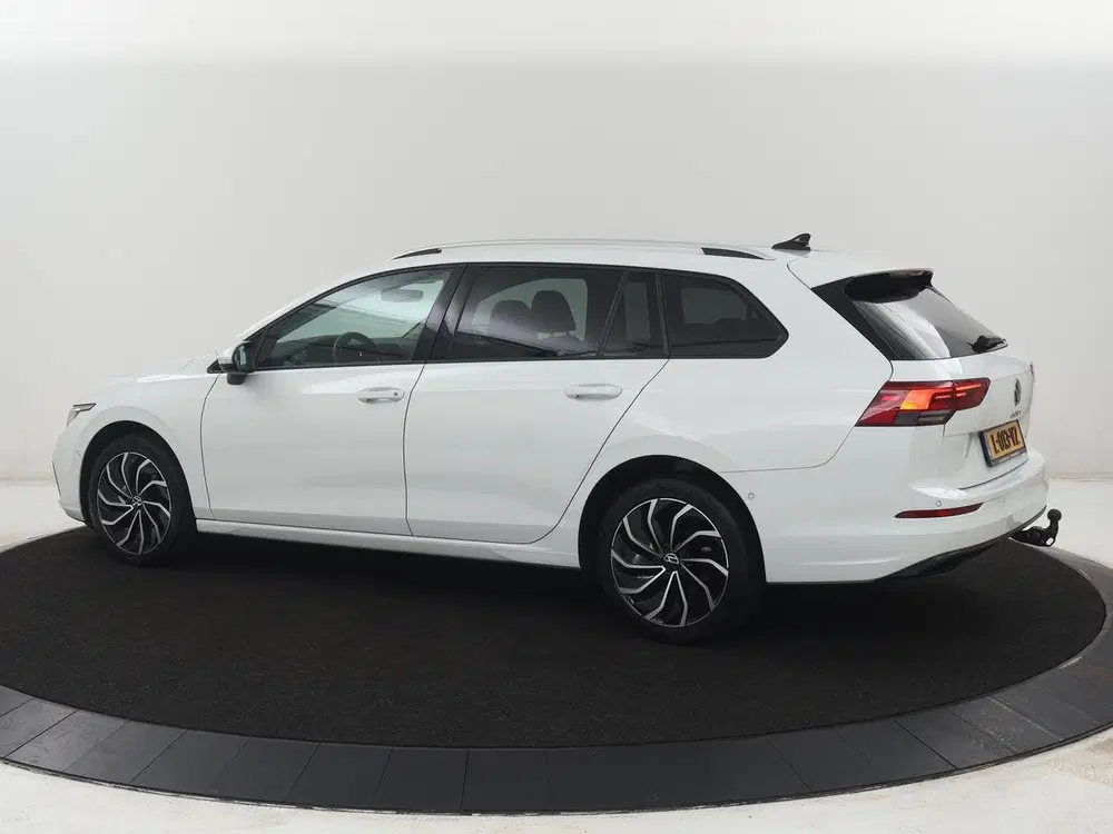 Volkswagen Golf 1.5 eTSI Life Business uit 2021, foto 2