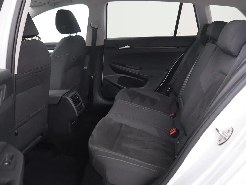 Volkswagen Golf 1.5 eTSI Life Business uit 2021, foto 7