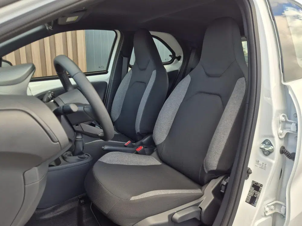 Toyota Aygo X Play uit 2025, foto 10