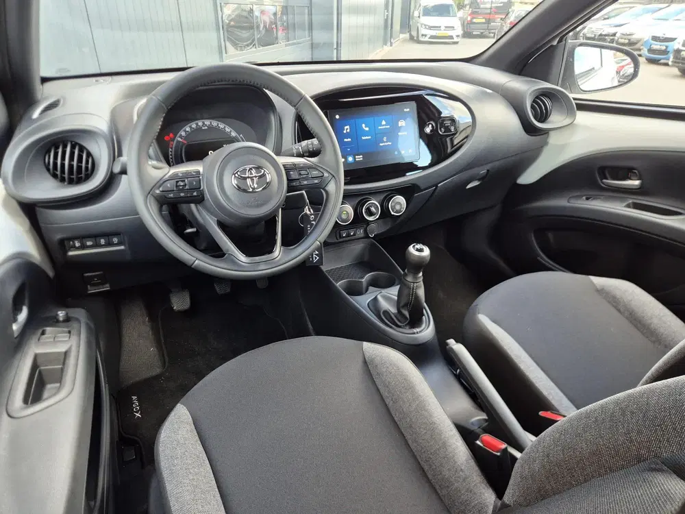 Toyota Aygo X Play uit 2025, foto 2