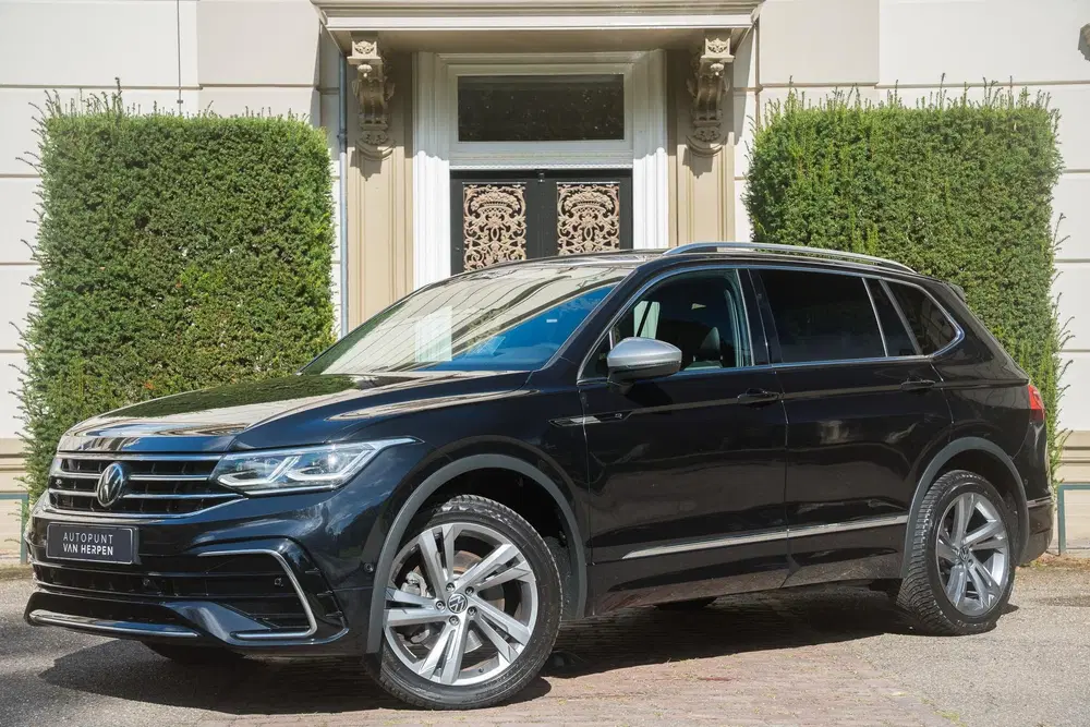 Volkswagen Tiguan Allspace 2.0 TSI R-Line Business 7p. TREKH uit 2022