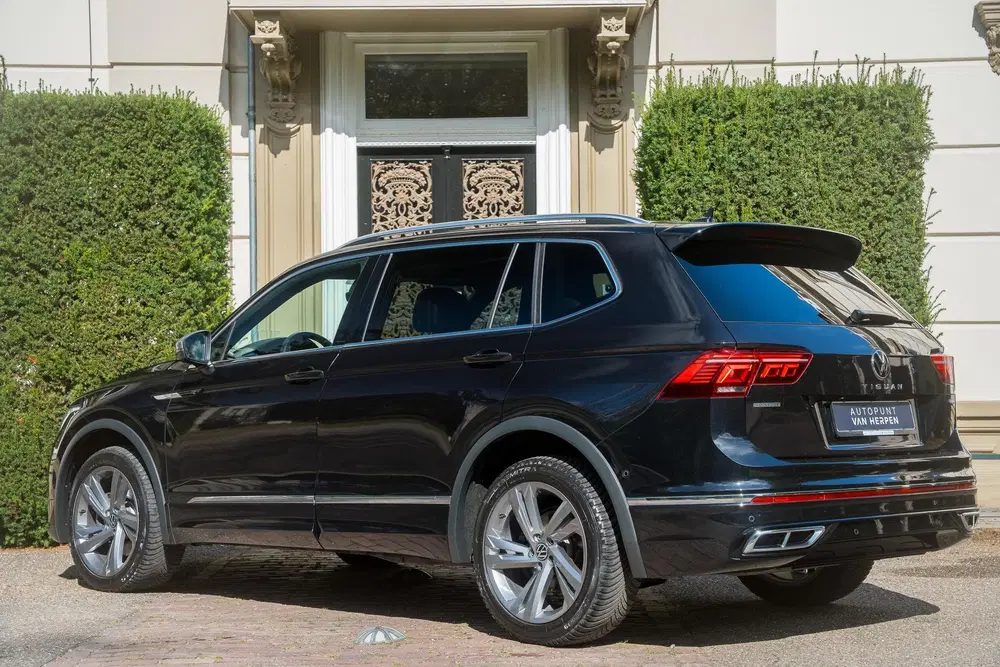 Volkswagen Tiguan Allspace 2.0 TSI R-Line Business 7p. TREKH uit 2022, foto 2
