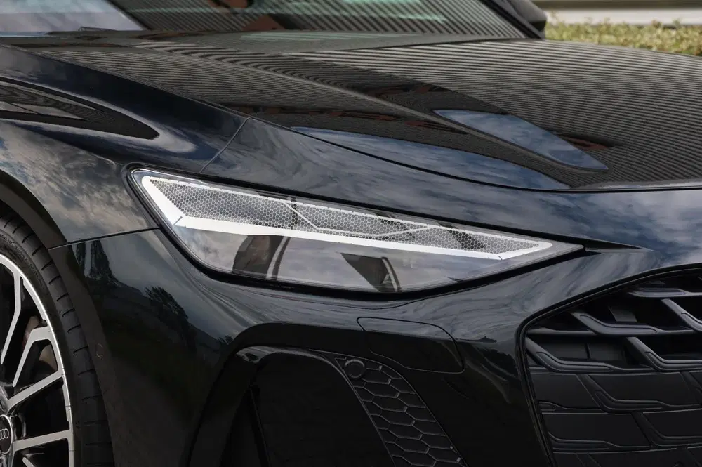 Audi A6 e-hybrid Competition Luchtvering l Trekhaa uit 2026, foto 3