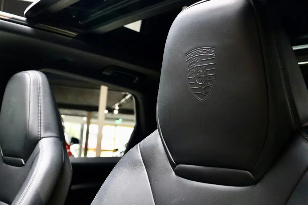 Porsche Cayenne 3.0 E-Hybrid Sport Design PANO uit 2024, foto 12