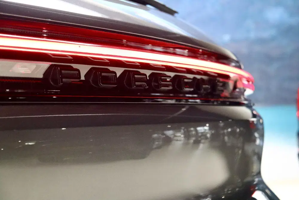Porsche Cayenne 3.0 E-Hybrid Sport Design PANO uit 2024, foto 6