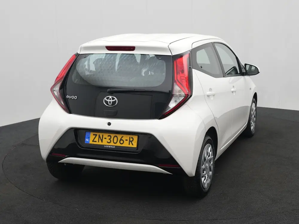 Toyota Aygo 1.0 VVT-i x-play uit 2019, foto 13