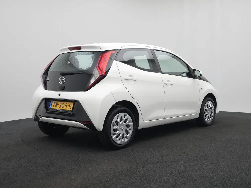 Toyota Aygo 1.0 VVT-i x-play uit 2019, foto 2