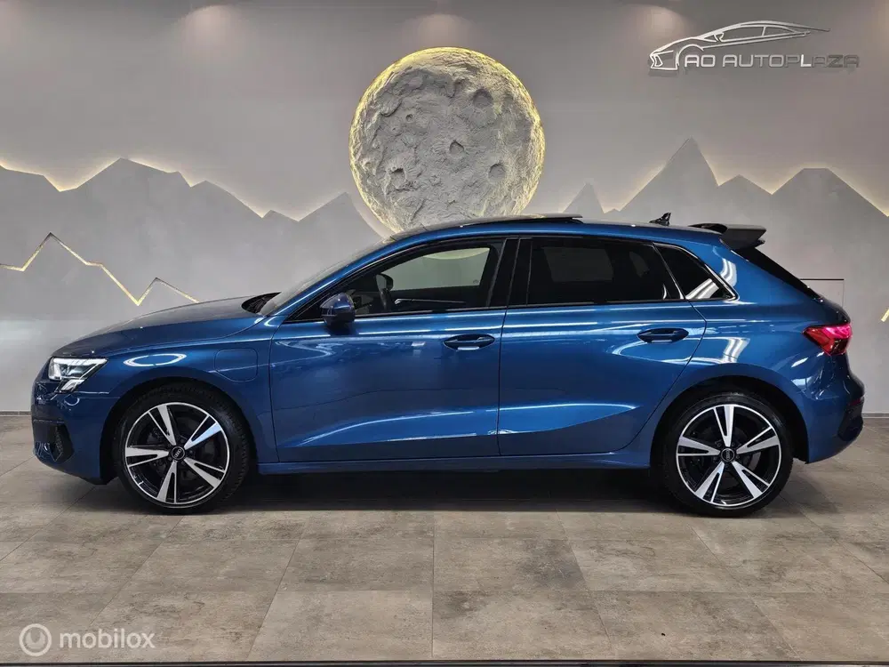 Audi A3 40 TFSI e S Edition Panorama uit 2022, foto 15