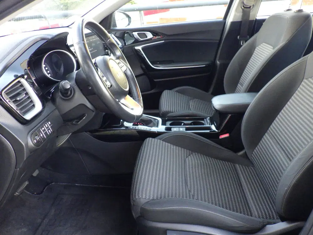 Kia Ceed 1.6 GDI Plug-In PHEV DynamicLine uit 2021, foto 13