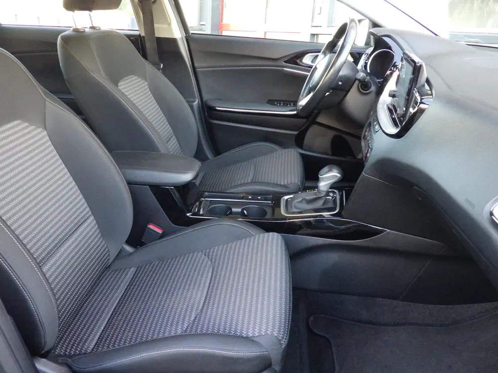 Kia Ceed 1.6 GDI Plug-In PHEV DynamicLine uit 2021, foto 14