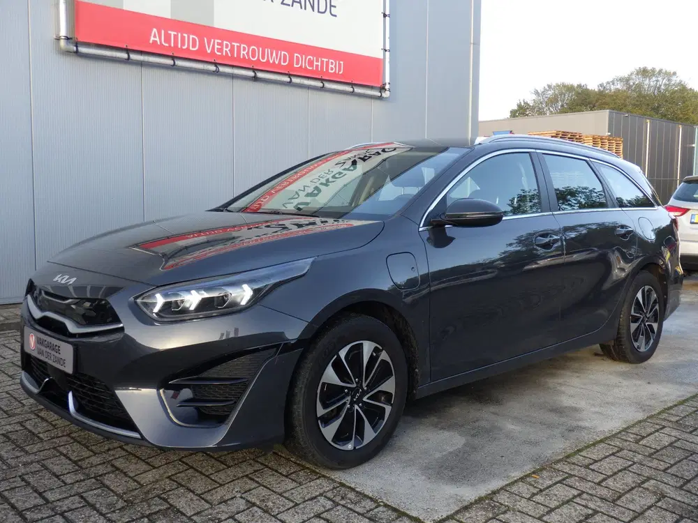 Kia Ceed 1.6 GDI Plug-In PHEV DynamicLine uit 2021, foto 2