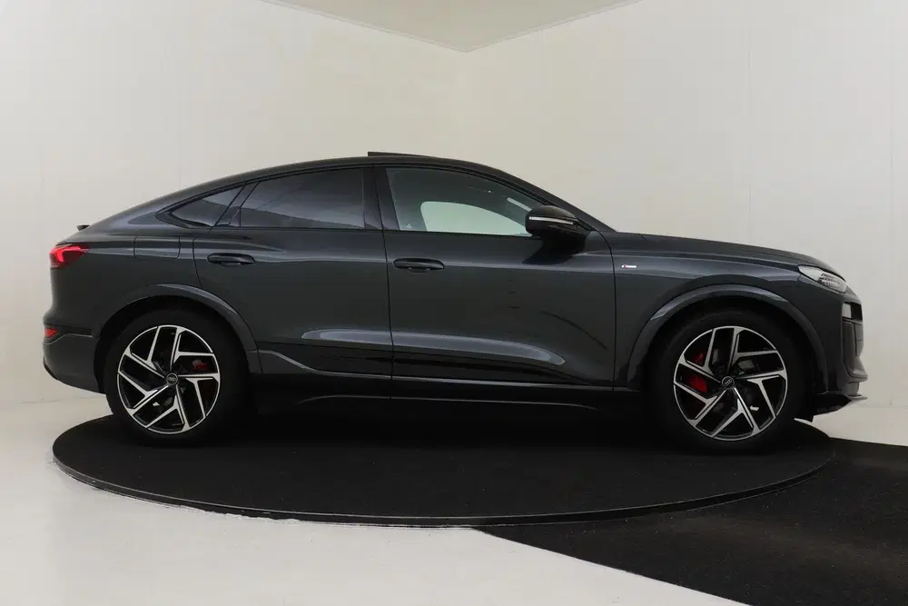 Audi Q6 e-tron S EDITION PERFORMANCE 100 kWh -PANO uit 2025, foto 13