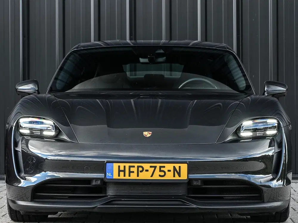 Porsche Taycan Performance 84 kWh uit 2021, foto 15