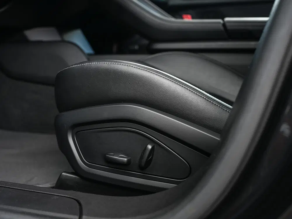 Porsche Taycan Performance 84 kWh uit 2021, foto 8