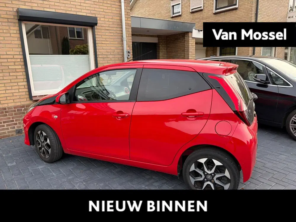Toyota Aygo 1.0 VVT-i x-joy uit 2021