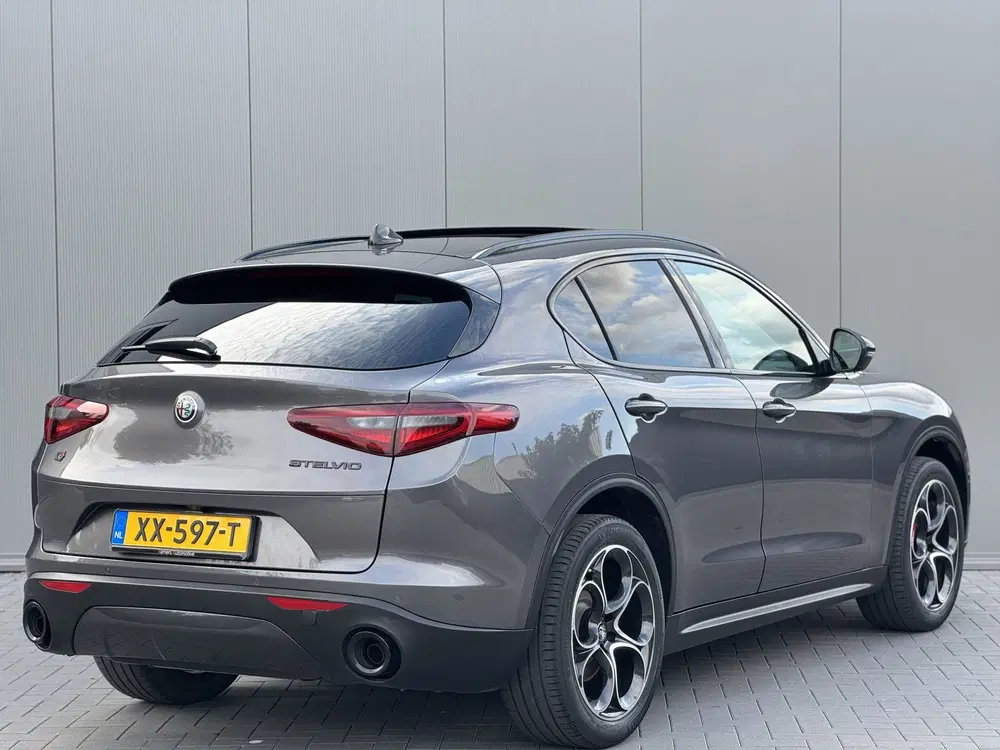 Alfa Romeo Stelvio 2.0 T AWD B-Tech uit 2019, foto 2