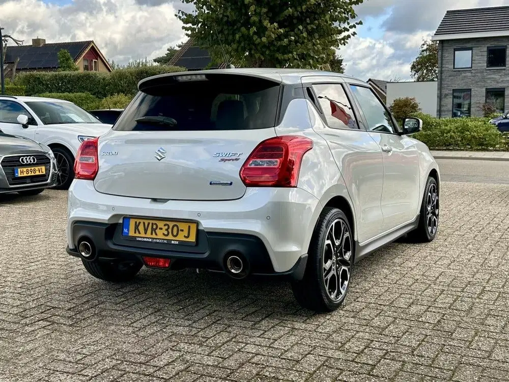Suzuki Swift 1.4 Sport 129PK Smart Hybrid 1e eigenaar uit 2022, foto 2