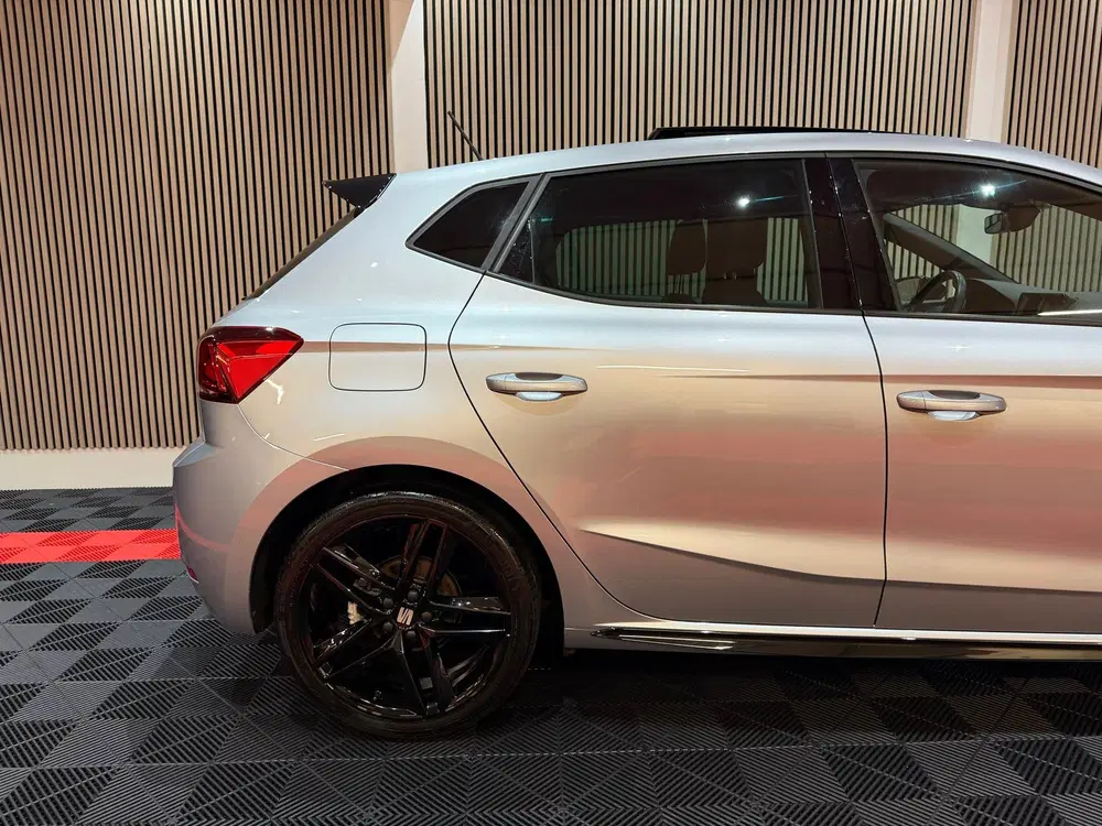 SEAT Ibiza 1.5 TSI FR Business Black Line Face lift P uit 2023, foto 4