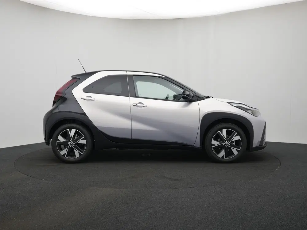 Toyota Aygo X Hybrid 115 pulse uit 2026, foto 5