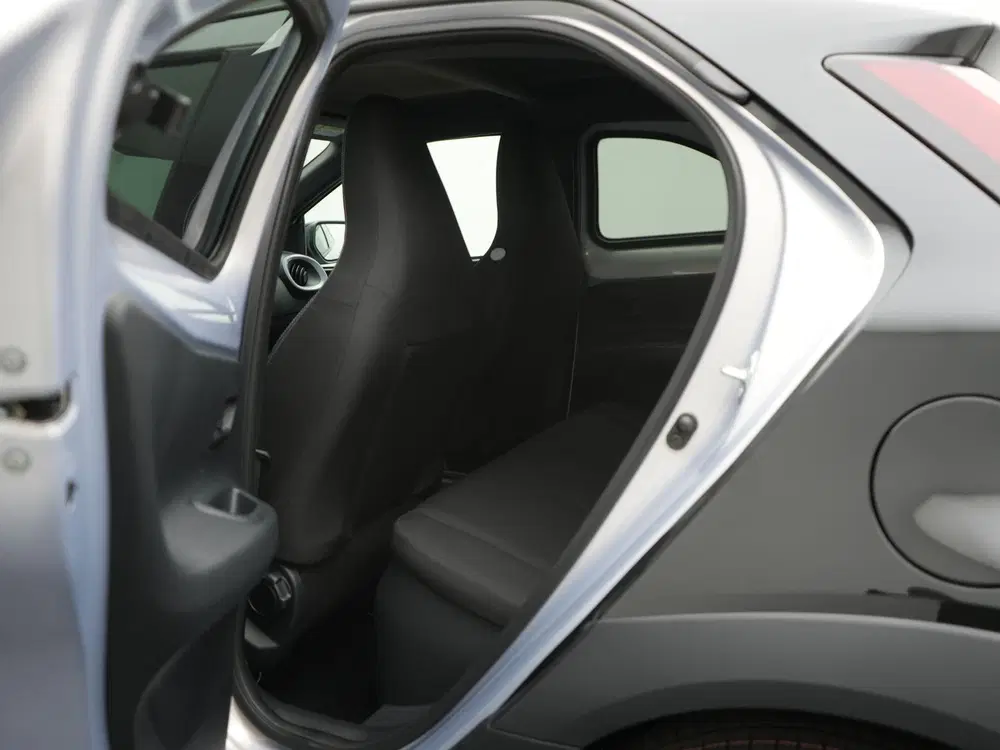 Toyota Aygo X Hybrid 115 pulse uit 2026, foto 9