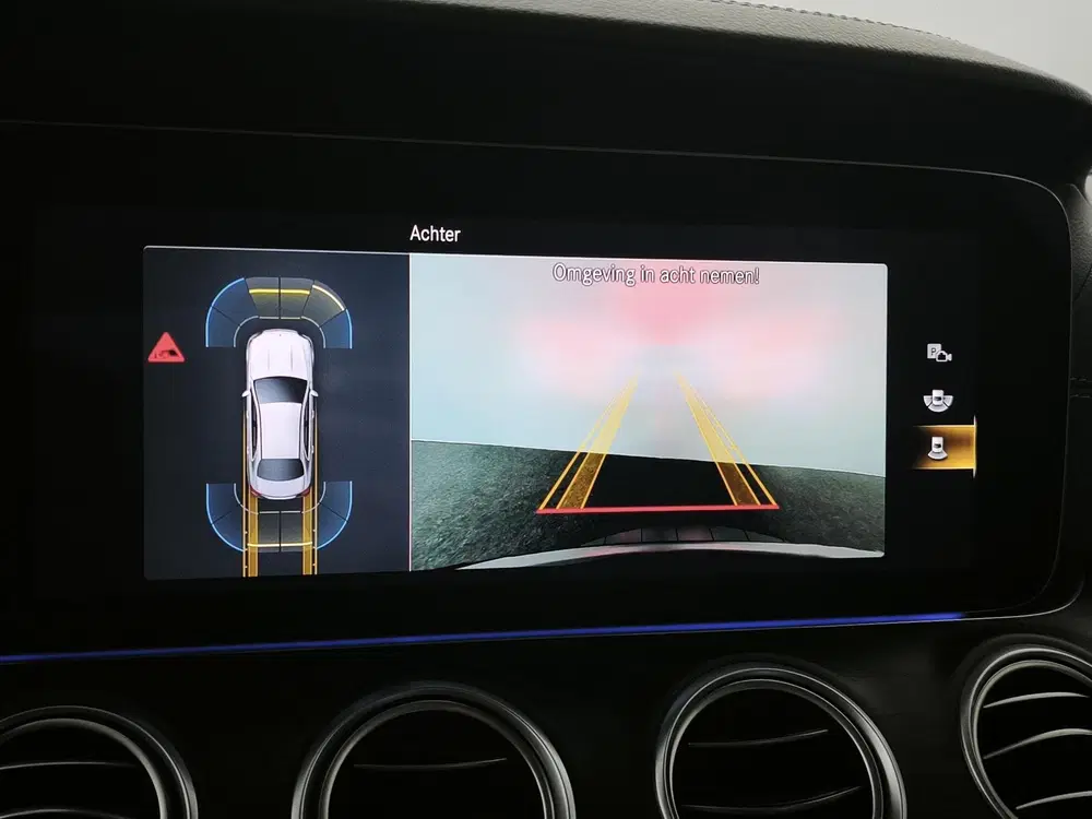 Mercedes-Benz E-Klasse 300 e 4MATIC AMG Line uit 2022, foto 12