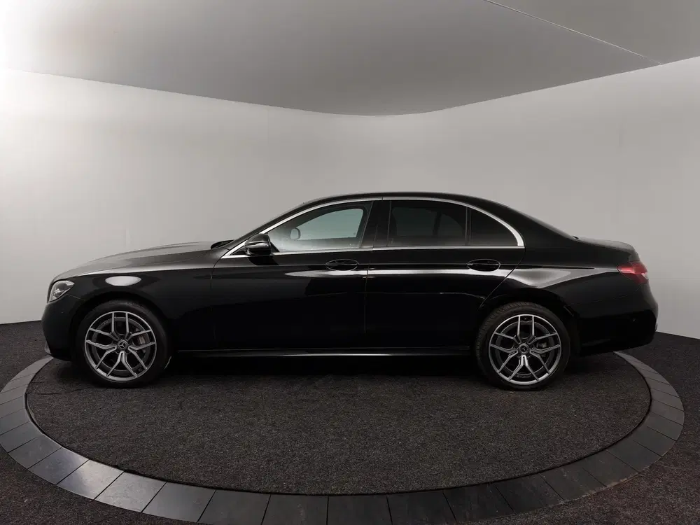 Mercedes-Benz E-Klasse 300 e 4MATIC AMG Line uit 2022, foto 14