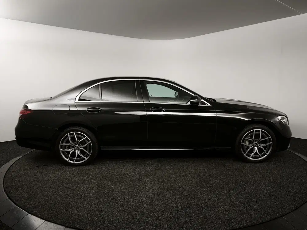 Mercedes-Benz E-Klasse 300 e 4MATIC AMG Line uit 2022, foto 15