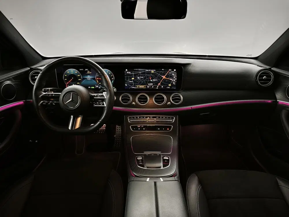 Mercedes-Benz E-Klasse 300 e 4MATIC AMG Line uit 2022, foto 3