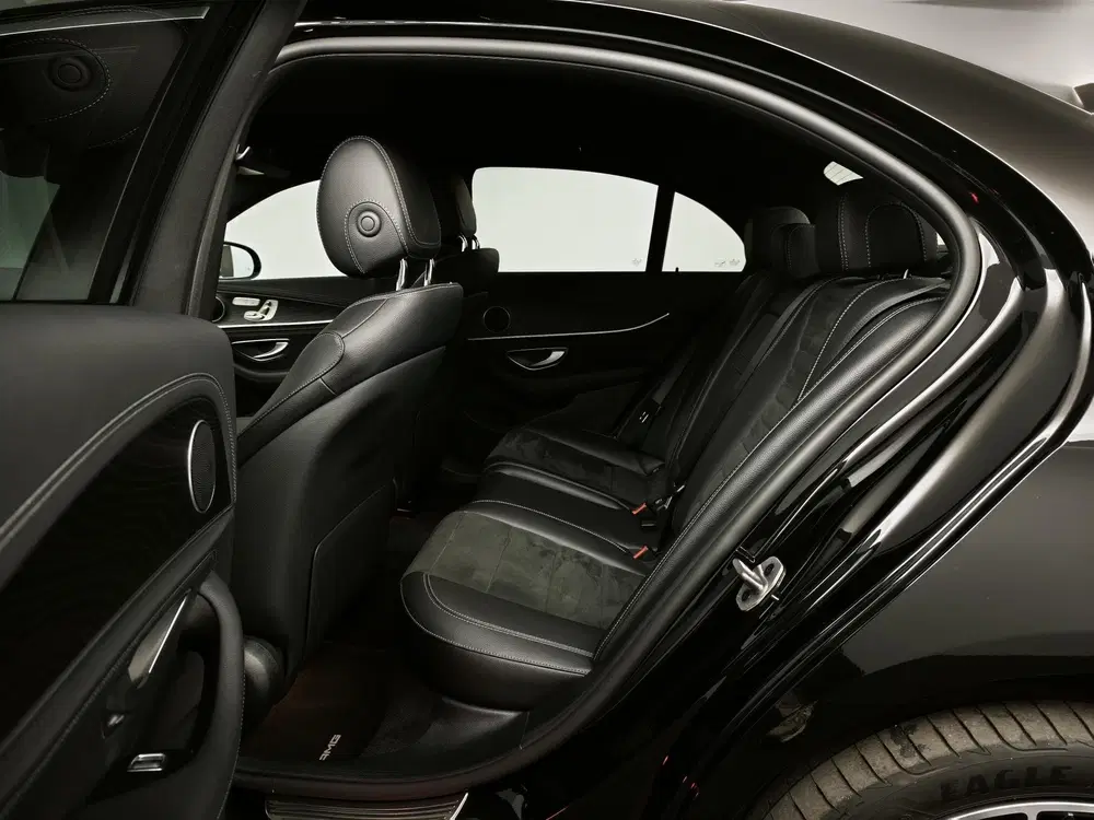 Mercedes-Benz E-Klasse 300 e 4MATIC AMG Line uit 2022, foto 8