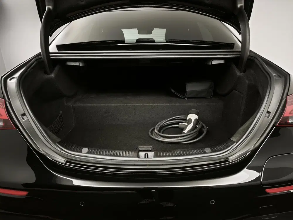 Mercedes-Benz E-Klasse 300 e 4MATIC AMG Line uit 2022, foto 9