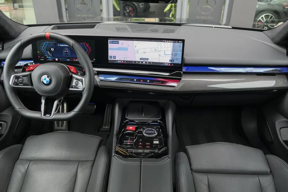 BMW M5 V8 727pk Hybrid Panoramadak Keramisch Full uit 2025, foto 3