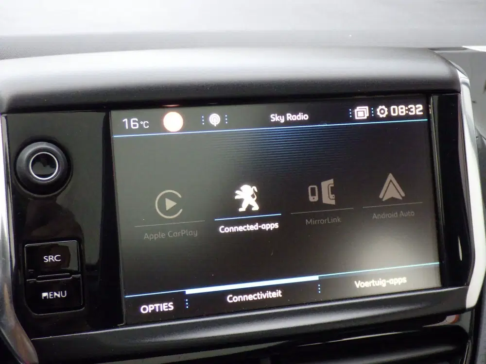 Peugeot 2008 1.2 Blue Lion uit 2019, foto 12