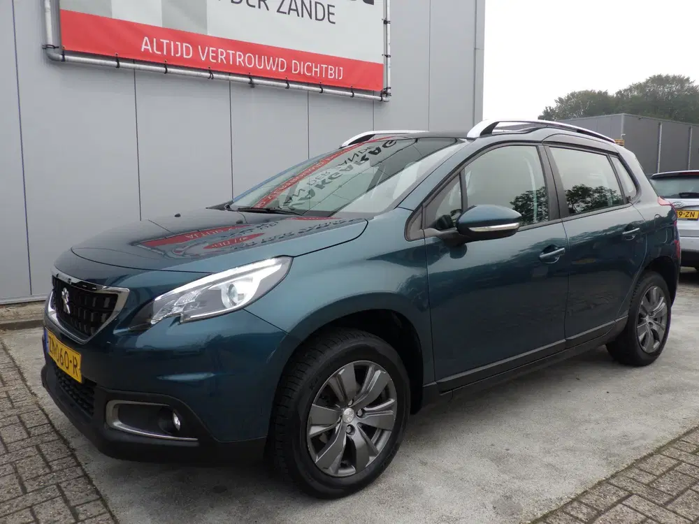 Peugeot 2008 1.2 Blue Lion uit 2019, foto 4