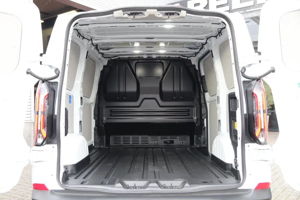 Ford Transit Custom 320 65kWh uit 2025, foto 4