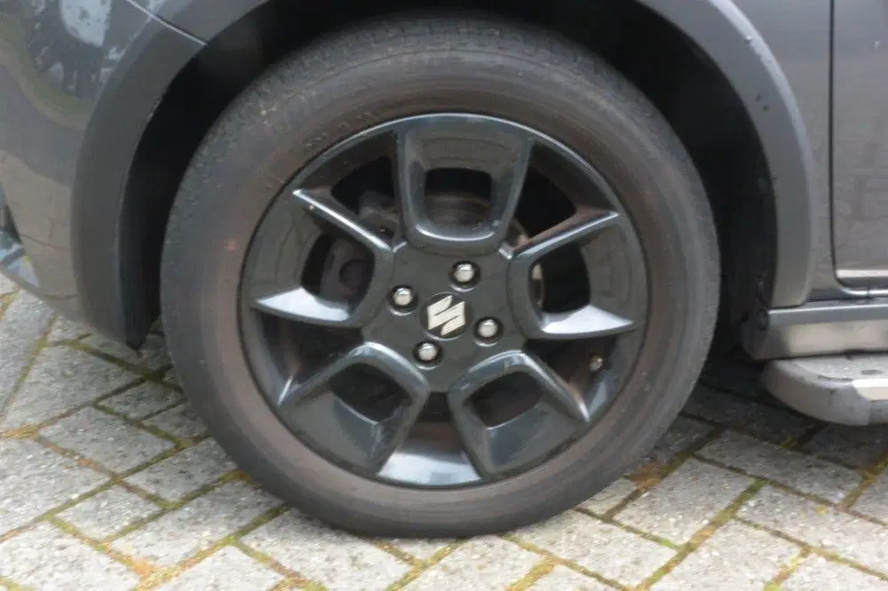 Suzuki Ignis 1.2 Select AllGrip (4x4) Treeplankset uit 2021, foto 15