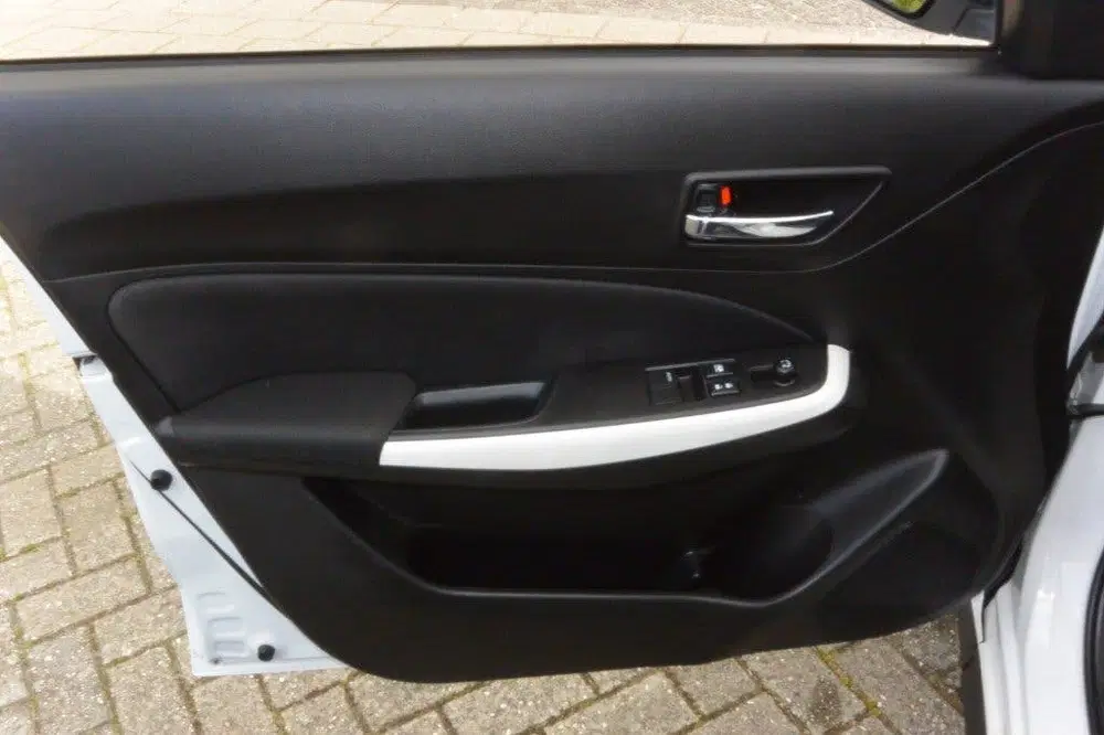 Suzuki Swift 1.2 Select Smart Hybrid 5-deurs Cruise con uit 2021, foto 11