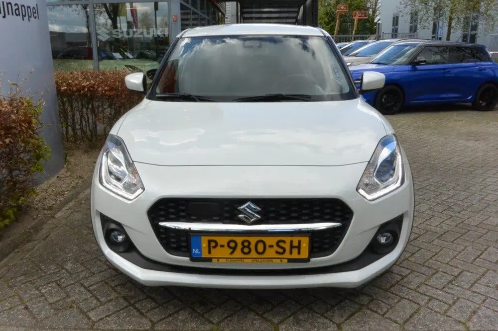 Suzuki Swift 1.2 Select Smart Hybrid 5-deurs Cruise con uit 2021, foto 2