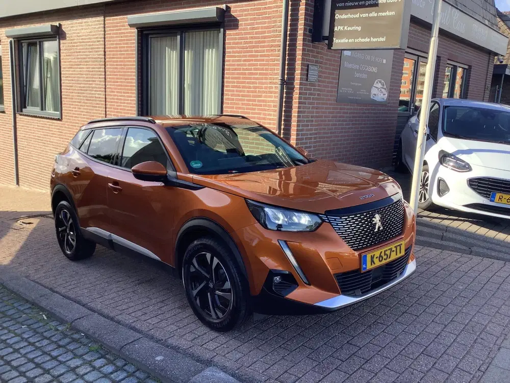 Peugeot 2008 1.2 PureTech Blue Lease Allure uit 2021