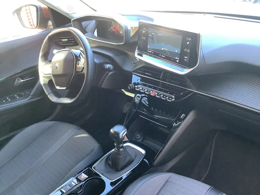 Peugeot 2008 1.2 PureTech Blue Lease Allure uit 2021, foto 12