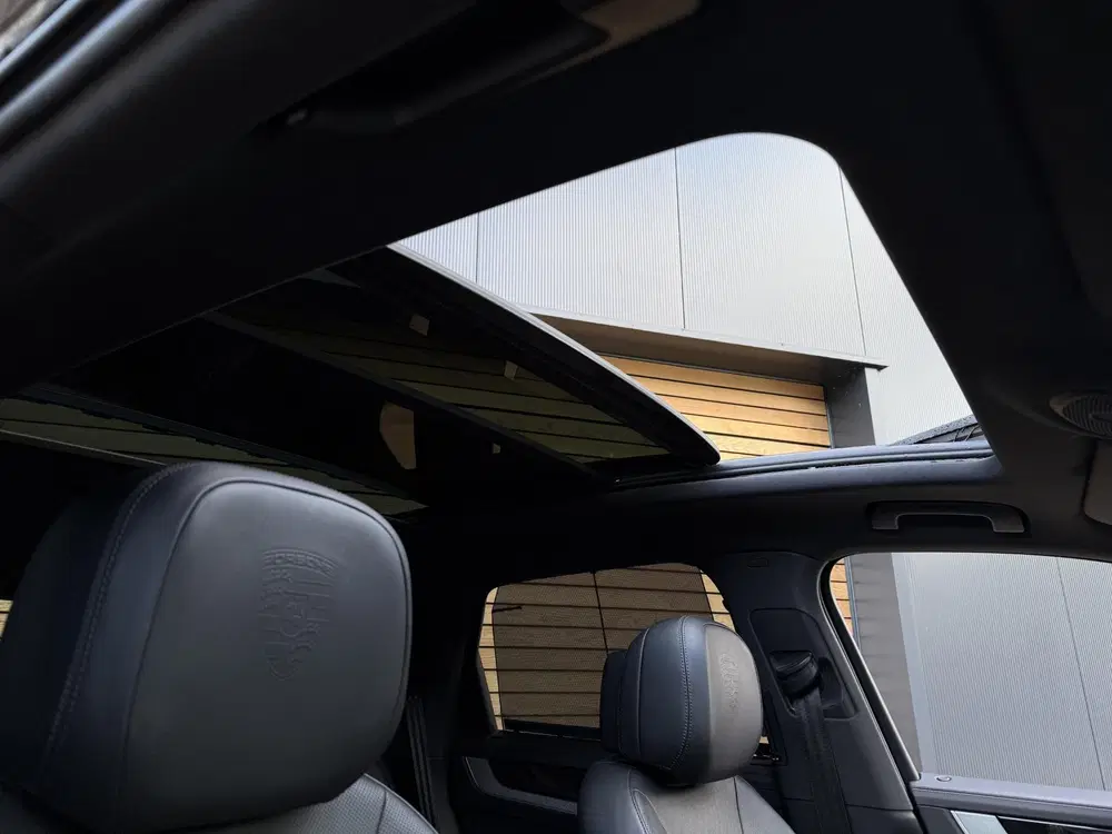 Porsche Cayenne 3.0 E-Hybrid Black Edition MASSAGE uit 2024, foto 7