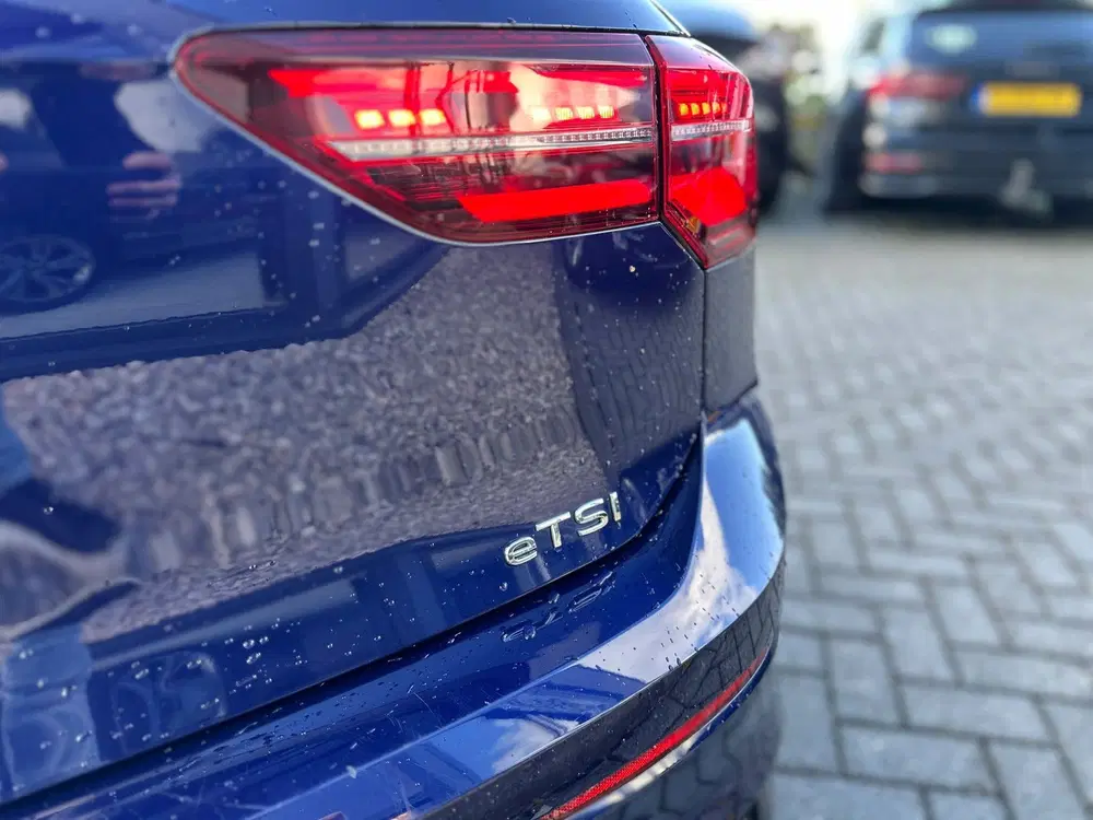 Volkswagen Golf 1.5 eTSI R-Line Business uit 2024, foto 9