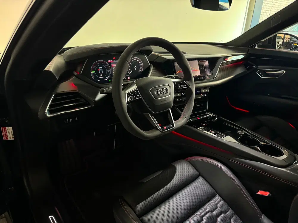 Audi e-tron GT RS 93 kWh Carbon uit 2021, foto 11