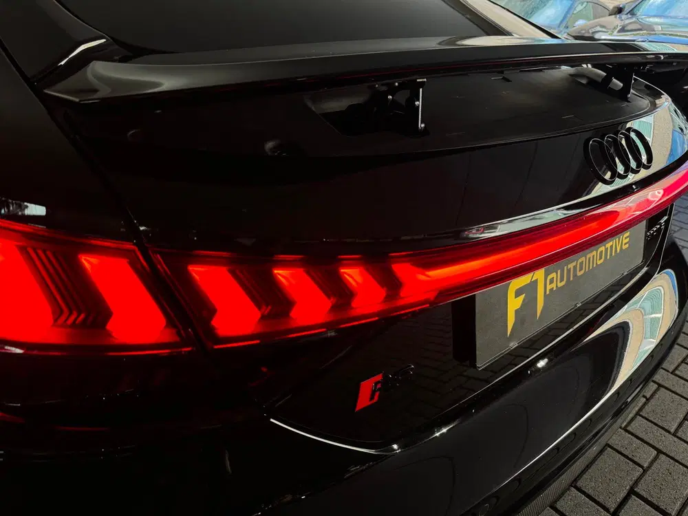 Audi e-tron GT RS 93 kWh Carbon uit 2021, foto 9